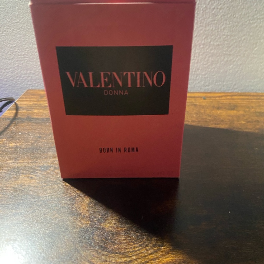 Valentino Donna Pink Box